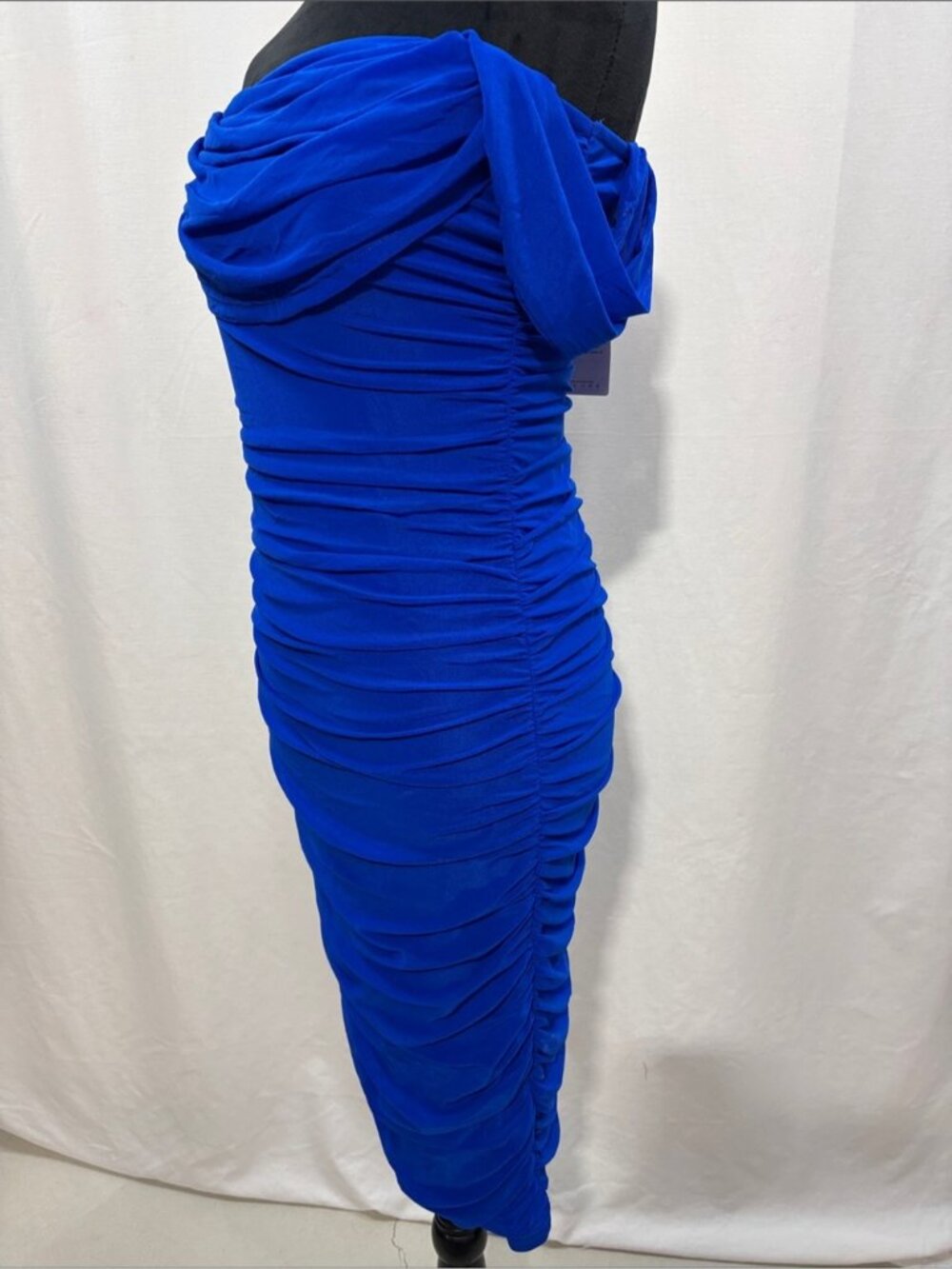 Off-Shoulder Ruched Midi Dress in Bright Blue formal wedding prom trendy party - Picture 4 of 6